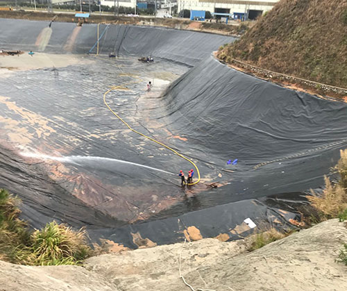 衢江废水池清理