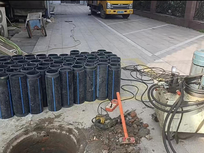 衢江PE置换管厂家 DN315置换管 非开挖管短管置换